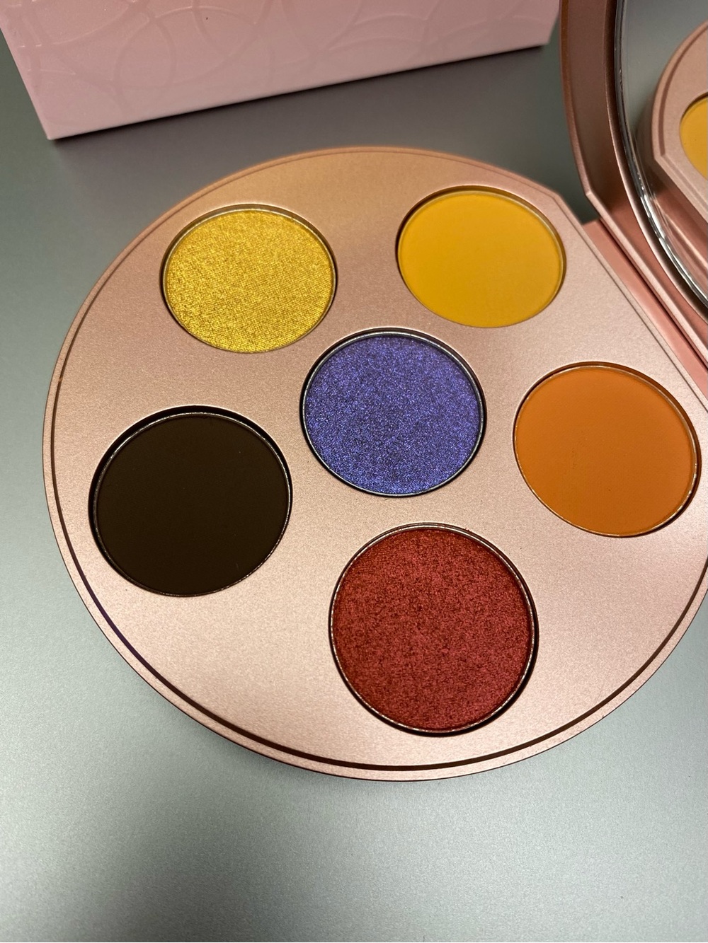 MAC “Eye Love Surprises” Eyeshadow Palette